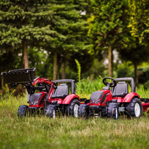 FALK-Traktorek-Czerwony-Valtra-S4-na-Pedaly-z-Przyczepka-od-3-Lat-2