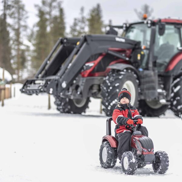 FALK-Traktorek-Czerwony-Valtra-S4-na-Pedaly-z-Przyczepka-od-3-Lat-6 FALK-Traktorek-Czerwony-Valtra-S4-na-Pedaly-z-Przyczepka-od-3-Lat-6