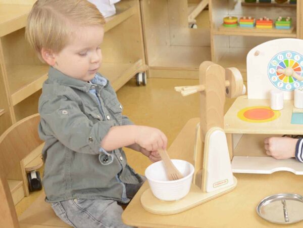 Drewniany-Mikser-Do-Kuchni-Dla-Dzieci-Masterkidz-3 Drewniany-Mikser-Do-Kuchni-Dla-Dzieci-Masterkidz-3