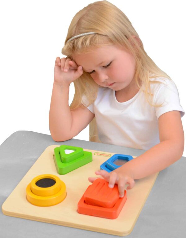 Drewniany-Sorter-Ksztaltow-Materialow-Faktury-Powierzchni-Masterkidz-Montessori-1 Drewniany-Sorter-Ksztaltow-Materialow-Faktury-Powierzchni-Masterkidz-Montessori-1