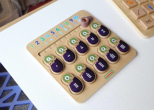 MASTERKIDZ-Tablica-Edukacyjna-Baklazan-Nauka-Liczb-Montessori-3 MASTERKIDZ-Tablica-Edukacyjna-Baklazan-Nauka-Liczb-Montessori-3
