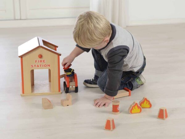 Mini-Remiza-Strazacka-Drewniany-Zestaw-Masterkidz-7 Mini-Remiza-Strazacka-Drewniany-Zestaw-Masterkidz-7