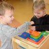 Piramidka-Drewniana-Edukacyjna-Liczenie-Kolory-Masterkidz-Montessori-3