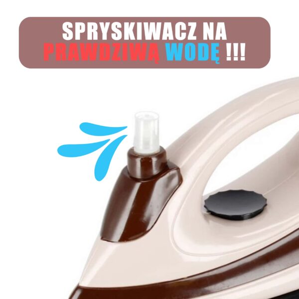WOOPIE-Zestaw-2w1-Male-AGD-Maszyna-do-Szycia-z-Zelazkiem-ze-Spryskiwaczem-1 WOOPIE-Zestaw-2w1-Male-AGD-Maszyna-do-Szycia-z-Zelazkiem-ze-Spryskiwaczem-1