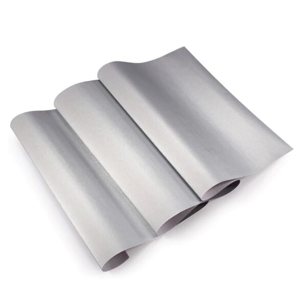 Folia-okleina-rolka-aluminium-imitujaca-metal-metalic-szczotkowana-szara-152x30m-2 Folia-okleina-rolka-aluminium-imitujaca-metal-metalic-szczotkowana-szara-152x30m-2