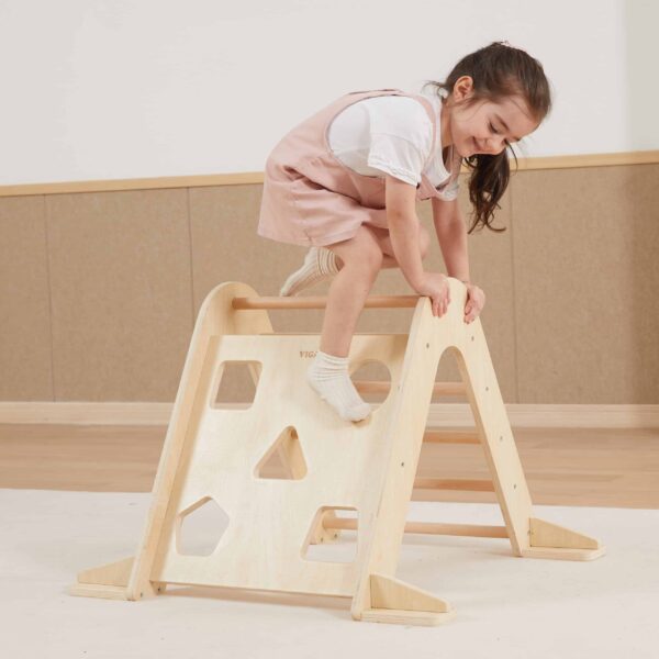 VIGA-Drewniana-Drabinka-Pikler-Trojkat-Wspinaczkowy-Montessori-2 VIGA-Drewniana-Drabinka-Pikler-Trojkat-Wspinaczkowy-Montessori-2