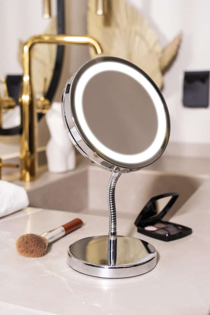 Adler-AD-2159-Lusterko-LED-z-podswietleniem-stojace-na-nozce-kosmetyczne-do-makijazu-powiekszajace-4 Adler-AD-2159-Lusterko-LED-z-podswietleniem-stojace-na-nozce-kosmetyczne-do-makijazu-powiekszajace-4
