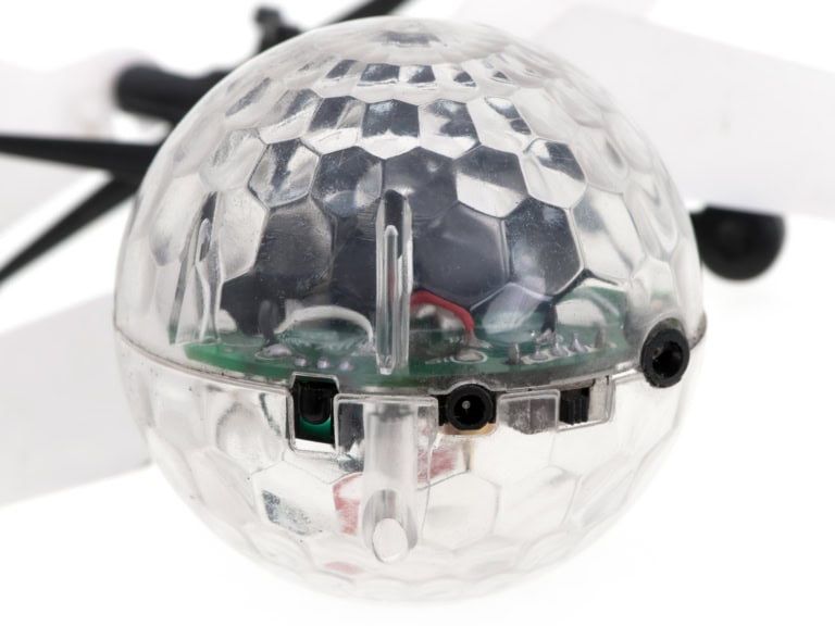 Kula-Disco-LED-latajaca-swiecaca-sterowana-reka-dron-robot-czujnik-ruchu-3 Kula-Disco-LED-latajaca-swiecaca-sterowana-reka-dron-robot-czujnik-ruchu-3