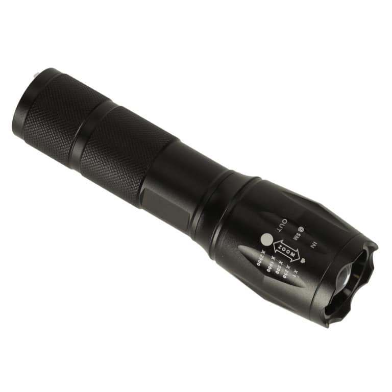 Latarka-taktyczna-wojskowa-800-lumenow-LED-ZOOM-mocna-USB-akumulator-8 Latarka-taktyczna-wojskowa-800-lumenow-LED-ZOOM-mocna-USB-akumulator-8