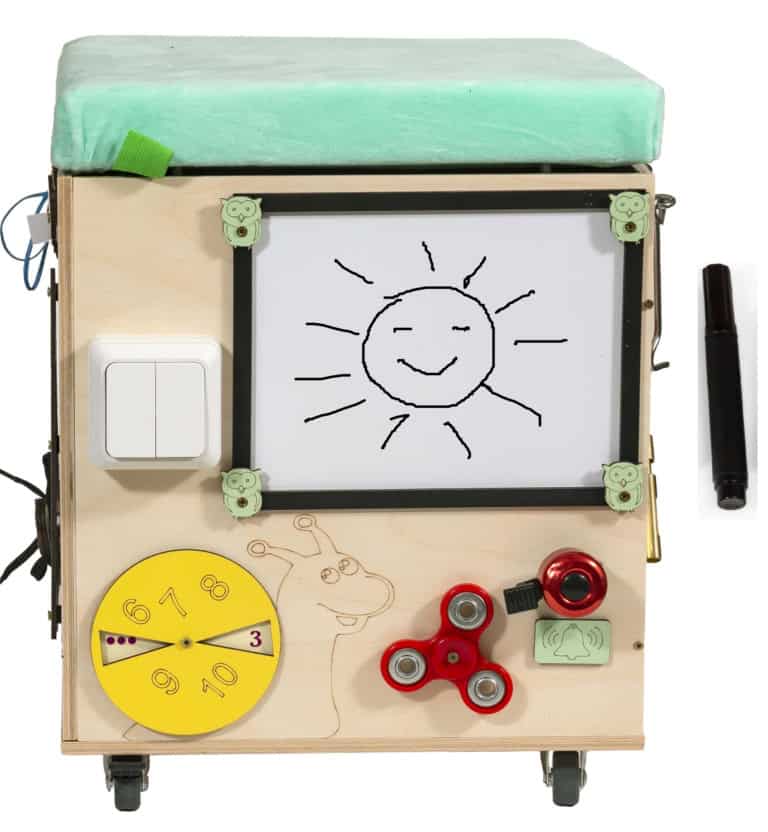 Pufa-manipulacyjna-montessori-LAS-z-siedziskiem-koleczkami-3w1-2 Pufa-manipulacyjna-montessori-LAS-z-siedziskiem-koleczkami-3w1-2