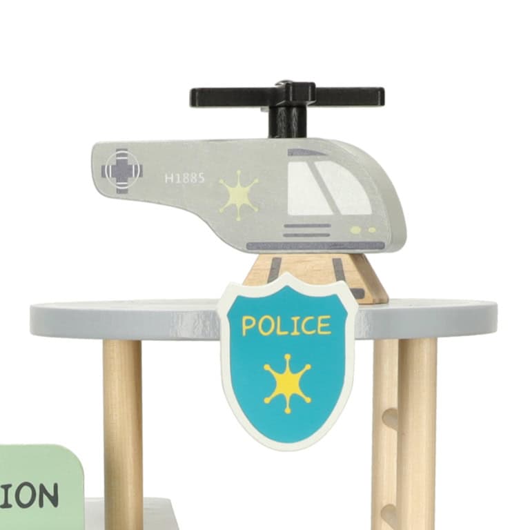 Komisariat-policji-drewniany-tor-radiowoz-helikopter-parking-3 Komisariat-policji-drewniany-tor-radiowoz-helikopter-parking-3