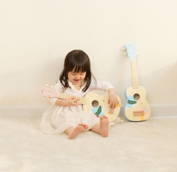 CLASSIC-WORLD-Drewniane-Ukulele-Gitara-dla-Dzieci-Niebieskie-3 CLASSIC-WORLD-Drewniane-Ukulele-Gitara-dla-Dzieci-Niebieskie-3