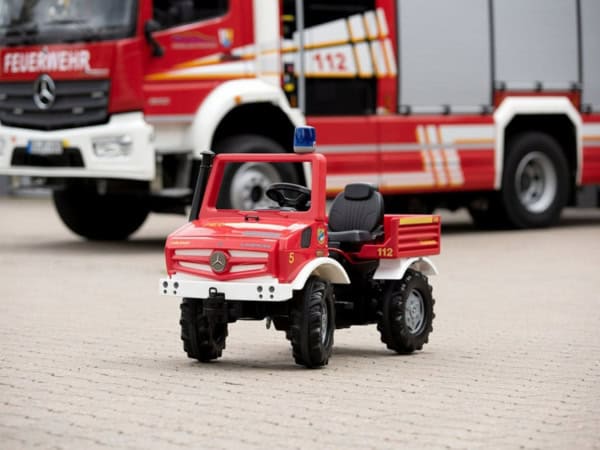Rolly-Toys-Unimog-Mercedes-Benz-Samochod-na-pedaly-Straz-Kogut-6 Rolly-Toys-Unimog-Mercedes-Benz-Samochod-na-pedaly-Straz-Kogut-6