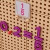 MASTERKIDZ-Zestaw-Cyferek-i-Znakow-do-Nauki-Liczenia-i-Matematyki-do-Paneli-Sciennych-STEM-82-el-4