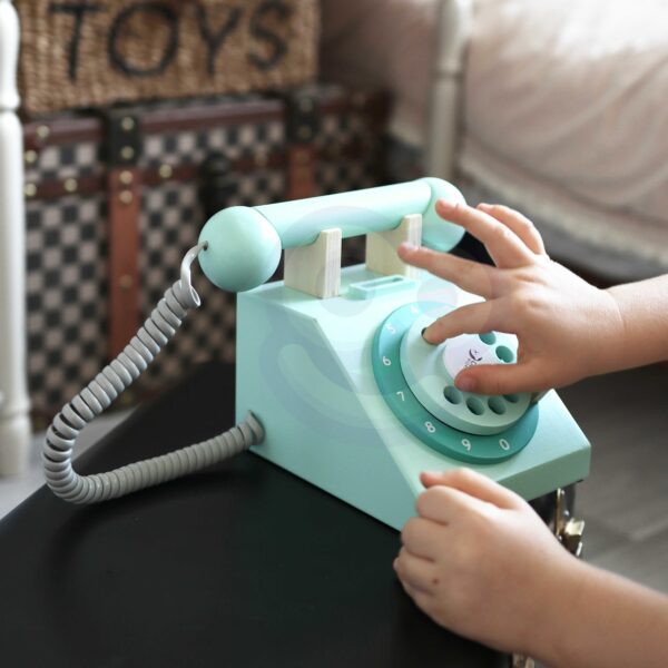 CLASSIC-WORLD-Klasyczny-Drewniany-Telefon-dla-Dzieci-4-el-3 CLASSIC-WORLD-Klasyczny-Drewniany-Telefon-dla-Dzieci-4-el-3