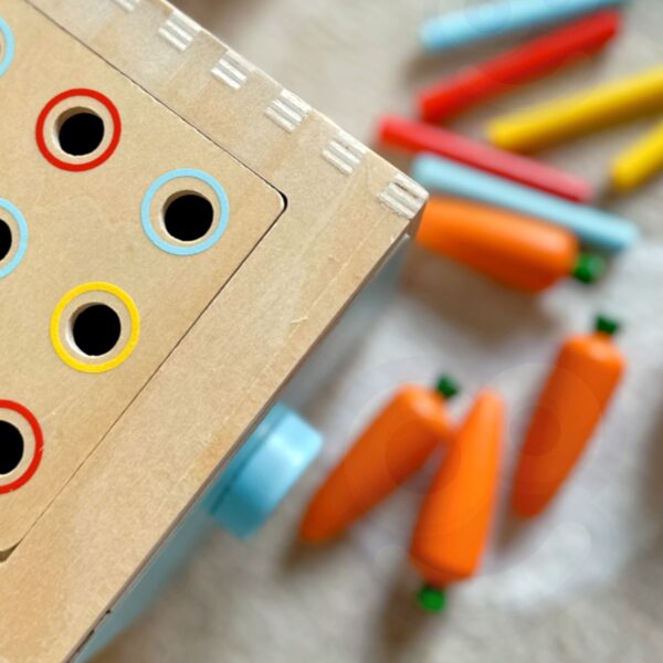 WOOPIE-GREEN-Drewniana-Szuflada-Edukacyjna-4w1-Sorter-Montessori-Gra-w-Marchewki-FSC-1 WOOPIE-GREEN-Drewniana-Szuflada-Edukacyjna-4w1-Sorter-Montessori-Gra-w-Marchewki-FSC-1