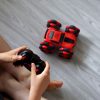 WOOPIE-Zdalnie-Sterowane-Auto-RC-Akrobata-Rotacja-360-z-Pilotem-24-GHz-2