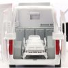 Samochodowa zabawka edukacyjna, model ambulans z białego tworzywa, szczegółowo wykonana, realistyczny wygląd, idealna do nauki i zabawy dla dzieci.